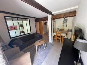 LE MONTAGNARD bel appartement avec jardin dans vieille ferme de montagne rénovée